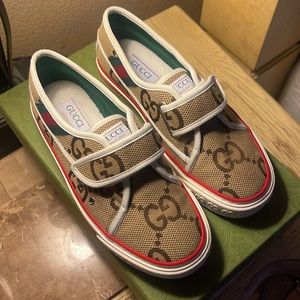 Gucci sneakers size 37